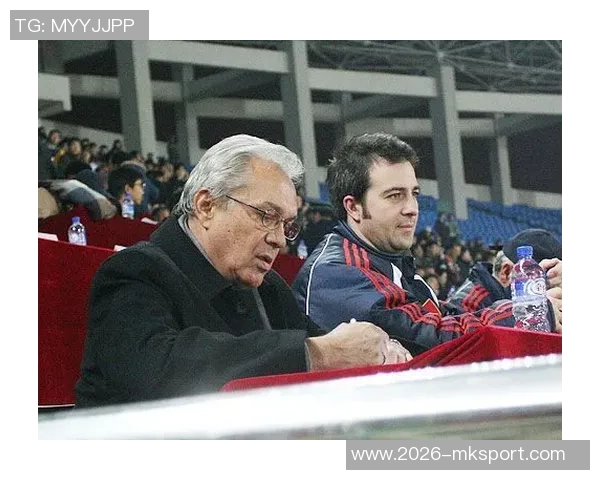 女友现场观战克莱表现失常末节未上场仅得8分失误2次令人失望