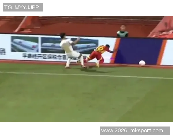 朱艺对阿萨莫阿遭遇表示心痛并呼吁中足联制定广告牌设置规范 朱艺对阿萨莫阿遭遇表示心痛并呼吁中足联制定广告牌设置规范